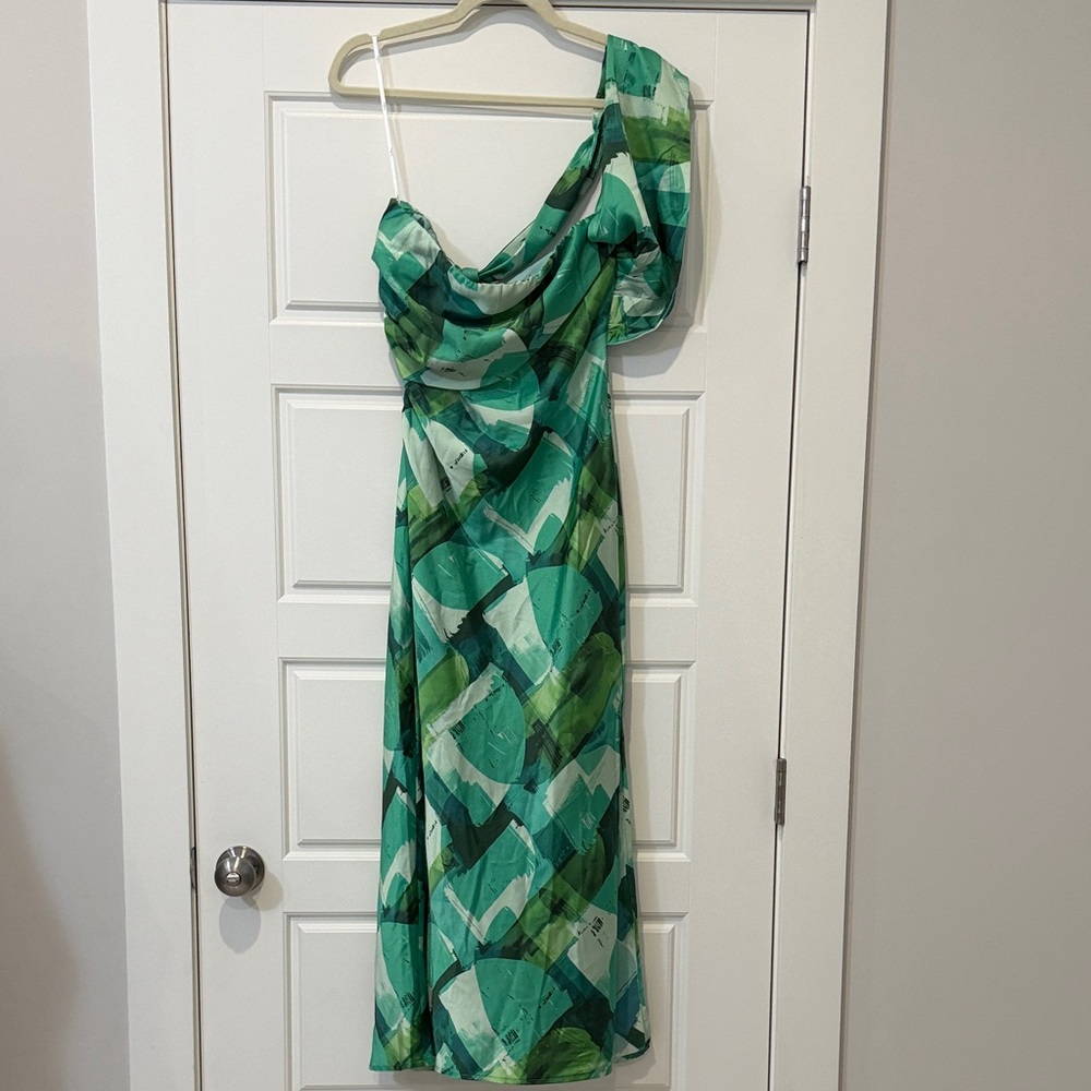 Lulu's Green Abstract One-Shoulder Wedding Guest Dress